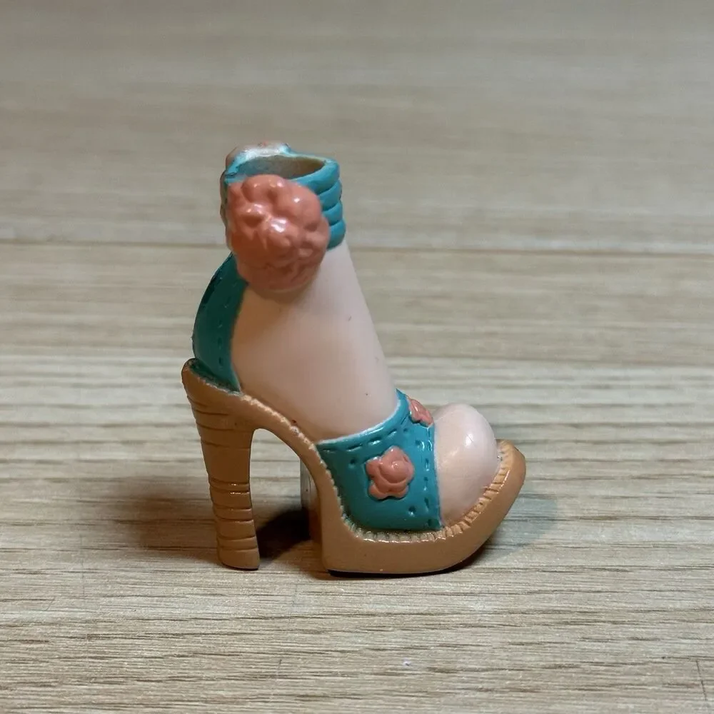 Barbie My Scene Masquerade Madness Delancey Doll Shoes Flower Sandals Rare
